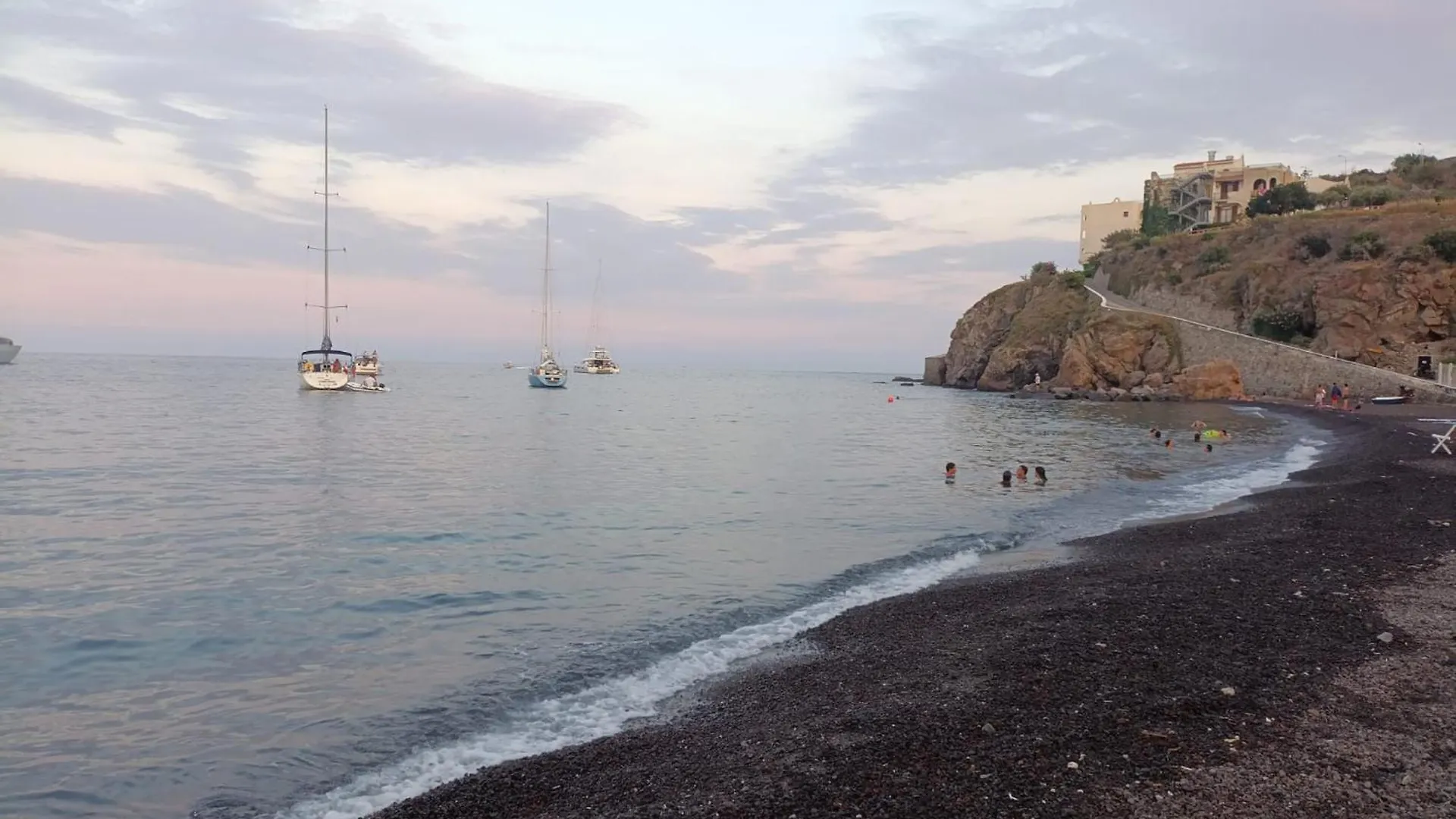 Casa Amena Con Ampio Terrazzo E Giardino Villa Lipari  Italië